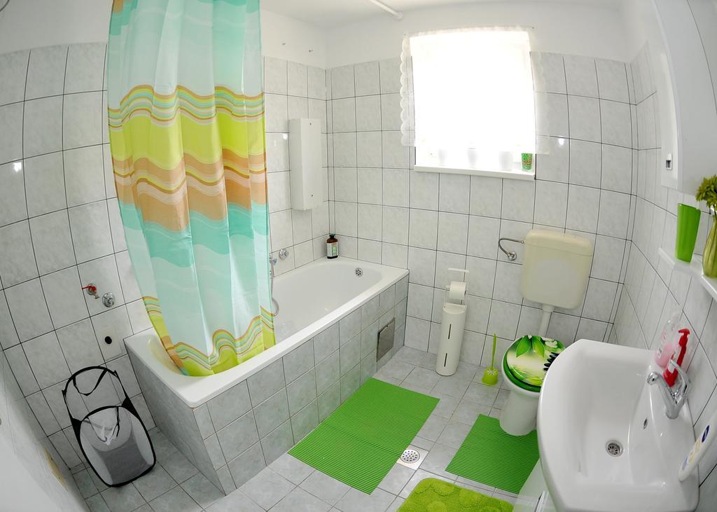 Apartments Zugec เซลิสเต เดรซิสโก ห้อง รูปภาพ
