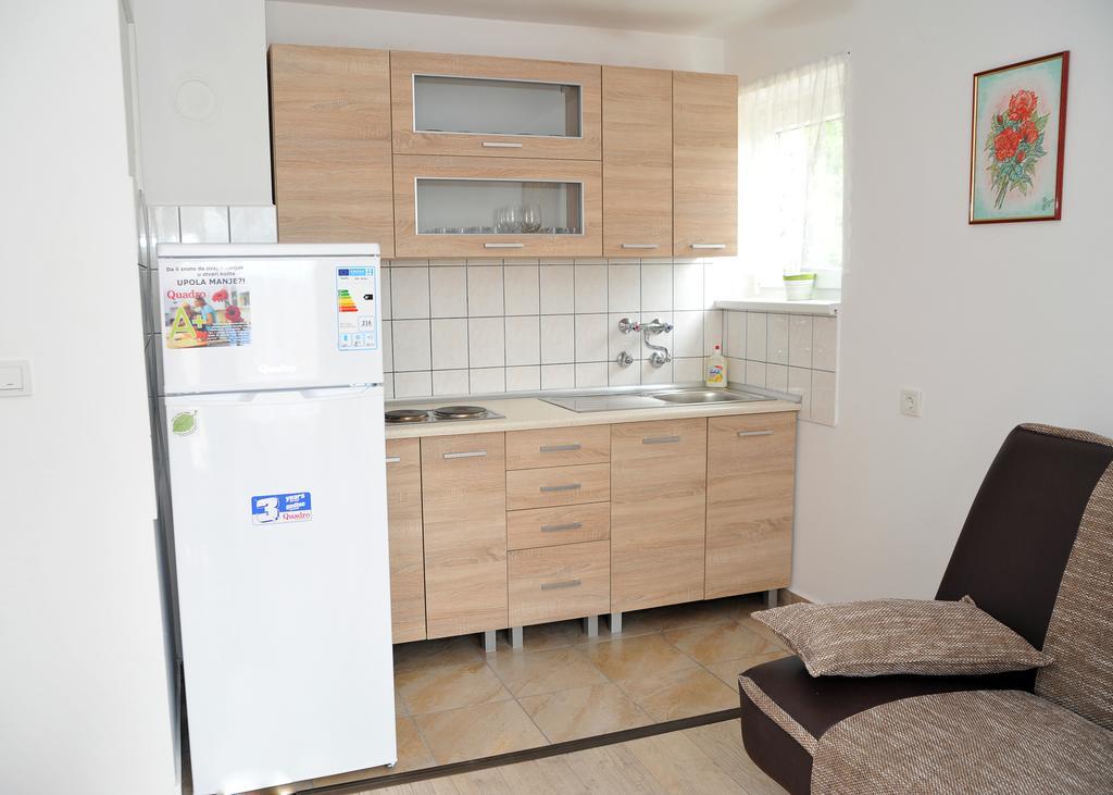Apartments Zugec เซลิสเต เดรซิสโก ห้อง รูปภาพ